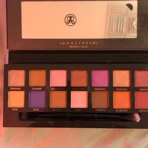 Nor I a Anastasia Beverly Hills eyeshadow palette